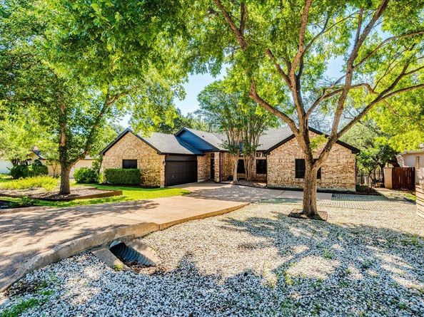 107 Copperleaf RD, Lakeway TX 78734