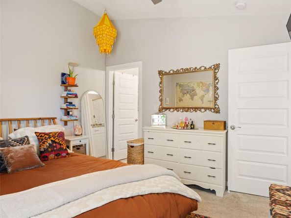 1307 E Saint Johns Ave B, Austin TX 78752