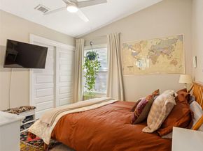 1307 E Saint Johns Ave B, Austin TX 78752