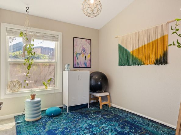 1307 E Saint Johns Ave B, Austin TX 78752