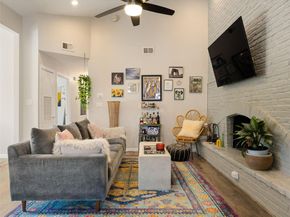 1307 E Saint Johns Ave B, Austin TX 78752
