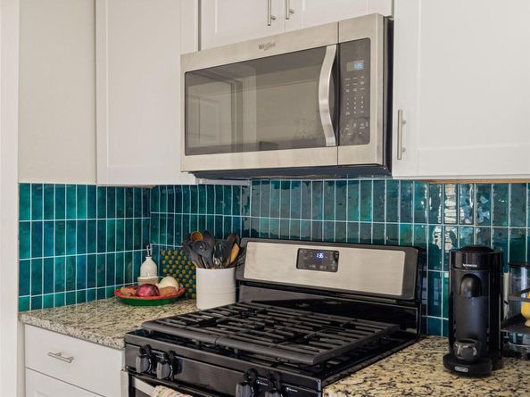 1307 E Saint Johns Ave B, Austin TX 78752