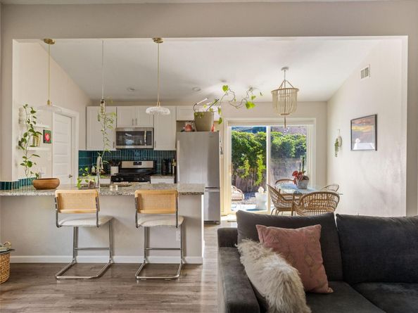 1307 E Saint Johns Ave B, Austin TX 78752