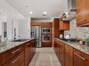 210 Lee Barton DR 517, Austin TX 78704