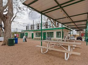 210 Lee Barton DR 517, Austin TX 78704