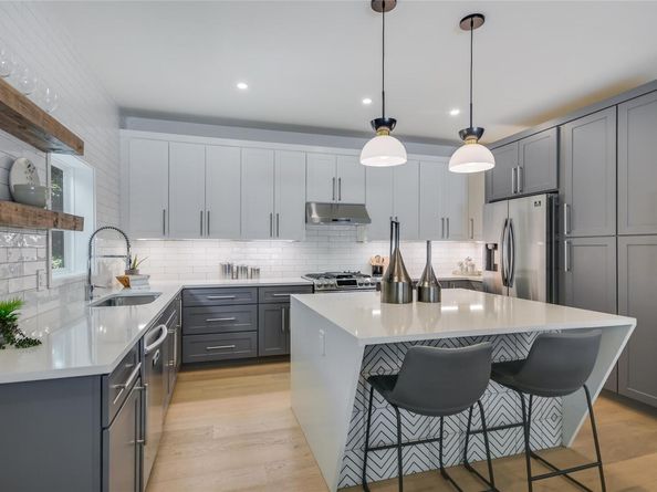 2737 Webberville RD 1, Austin TX 78702
