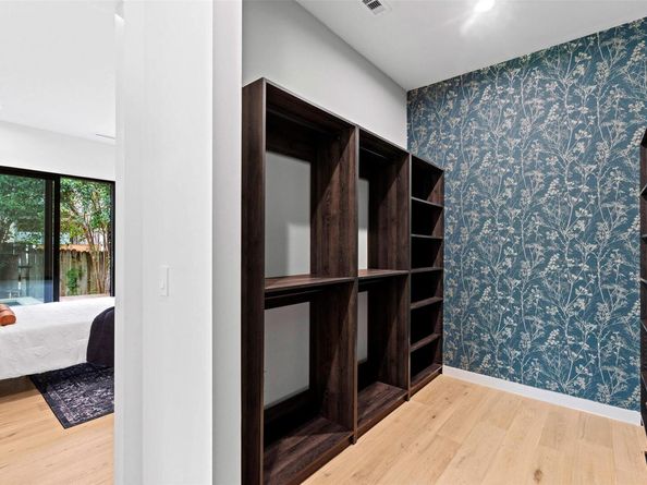 705 E 50th ST, Austin TX 78751
