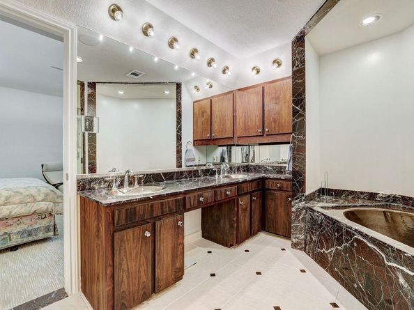 8200 Neely DR 223, Austin TX 78759