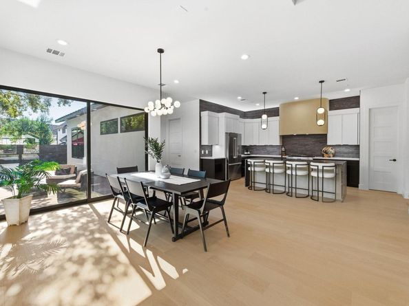 711 Kinney Ave, Austin TX 78704