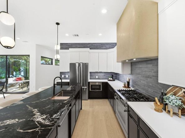 711 Kinney Ave, Austin TX 78704