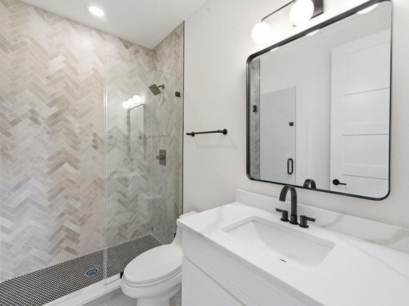 711 Kinney Ave, Austin TX 78704