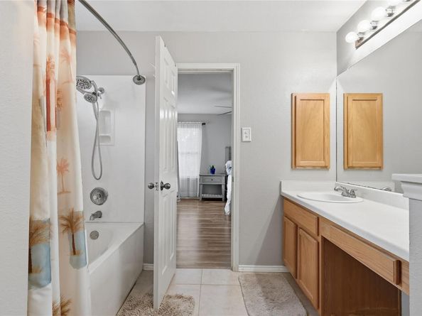 2067 Buckley LN, Round Rock TX 78664