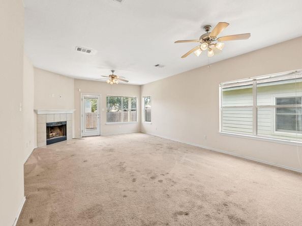 8810 Meridian Oak LN, Austin TX 78744