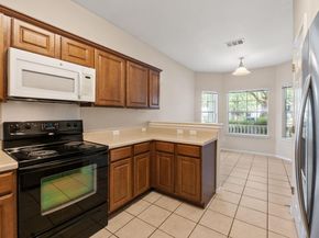8810 Meridian Oak LN, Austin TX 78744