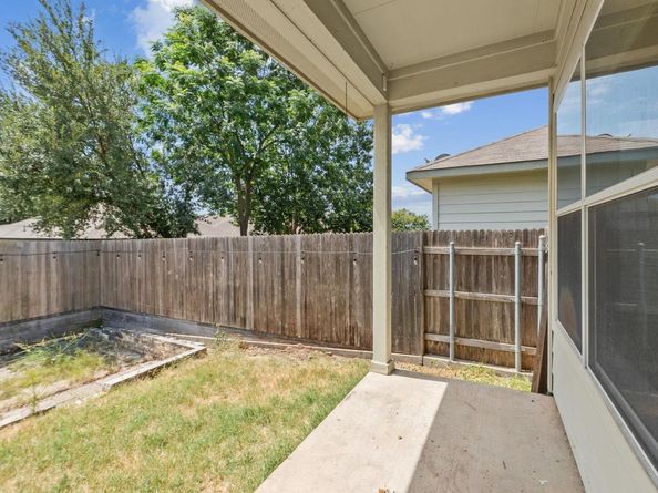 8810 Meridian Oak LN, Austin TX 78744