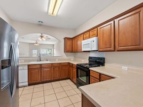 8810 Meridian Oak LN, Austin TX 78744