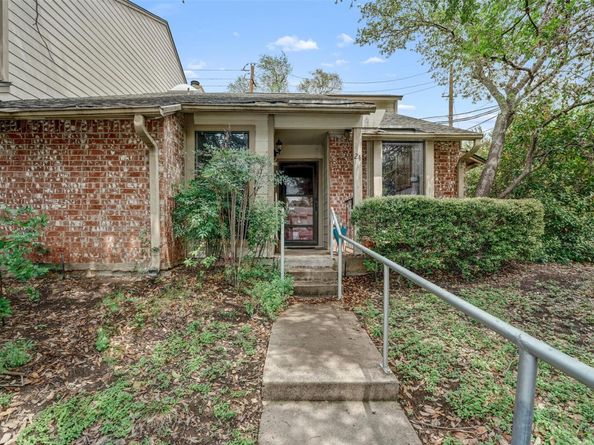 3801 Menchaca Rd 24, Austin TX 78704