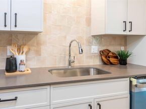 8101 Parkdale DR, Austin TX 78757