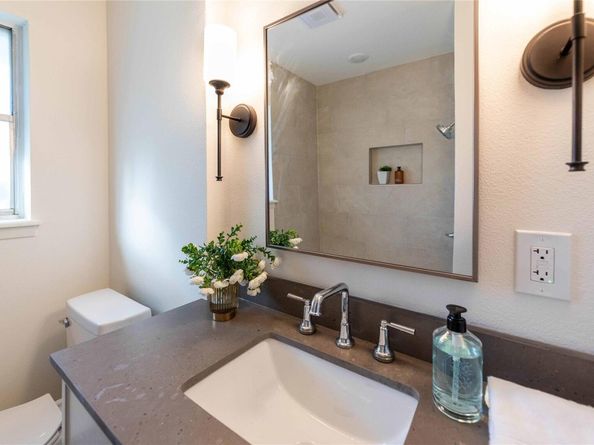 8101 Parkdale DR, Austin TX 78757