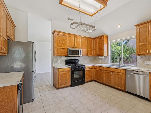 303 N Kings Canyon DR, Cedar Park TX 78613