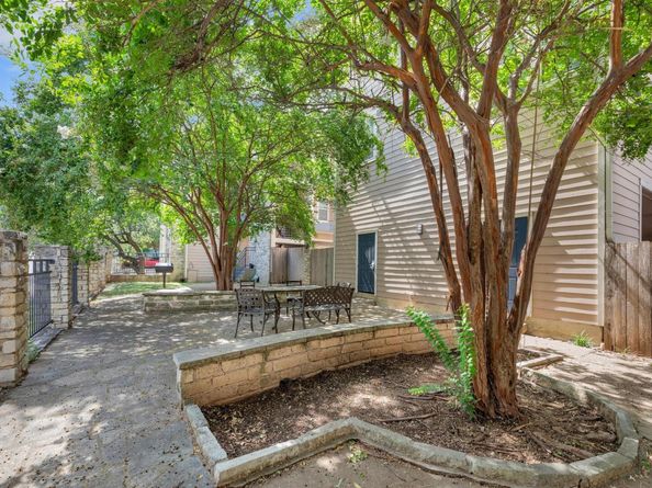2414 Longview ST 101, Austin TX 78705