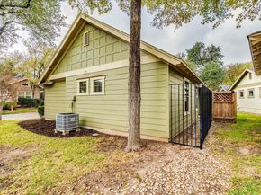 13604 Caldwell DR 19, Austin TX 78750