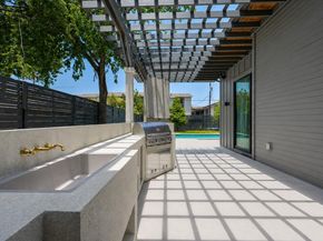 7810 Hardy DR, Austin TX 78757