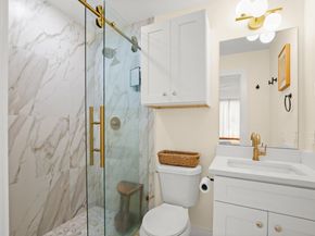 2000 Maple Ave, Austin TX 78722