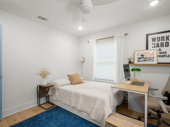 2000 Maple Ave, Austin TX 78722