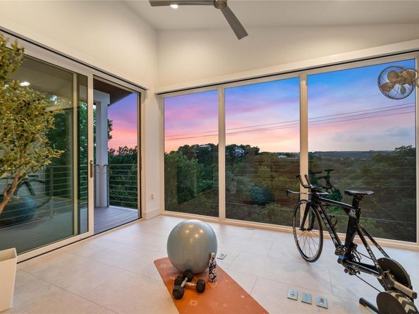 2902 Cedarview DR, Austin TX 78704