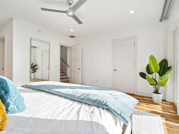 2902 Cedarview DR, Austin TX 78704