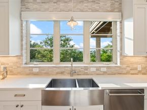 2902 Cedarview DR, Austin TX 78704