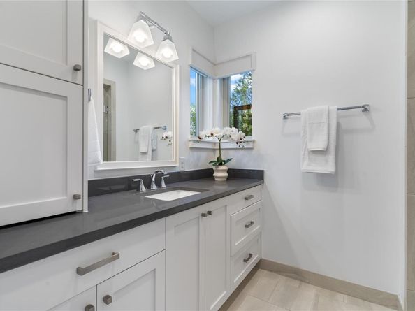 2902 Cedarview DR, Austin TX 78704