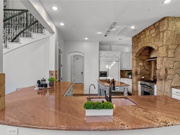 1905 Holiday Hills CV, Austin TX 78732