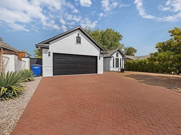 10901 Parkfield DR, Austin TX 78758
