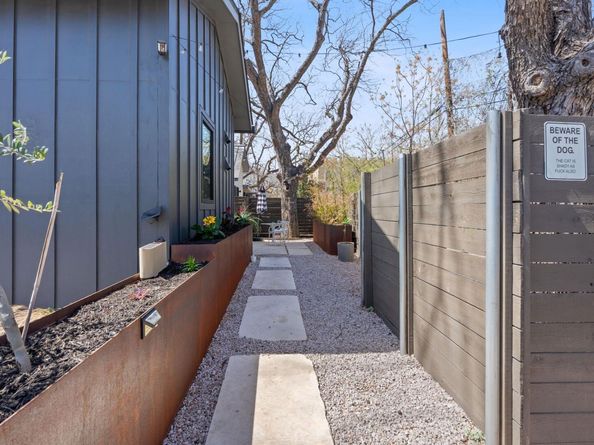 308 Onion ST, Austin TX 78702