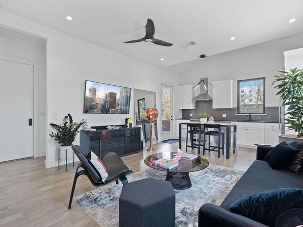 308 Onion ST, Austin TX 78702
