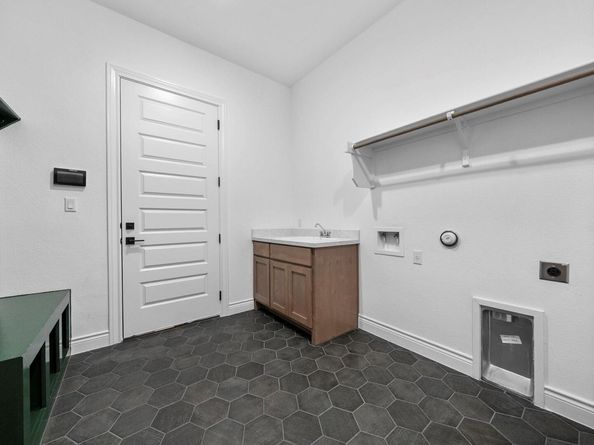 109 Strawberry LN, Georgetown TX 78628