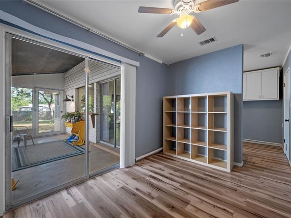 9424 Shady Oaks DR, Austin TX 78729
