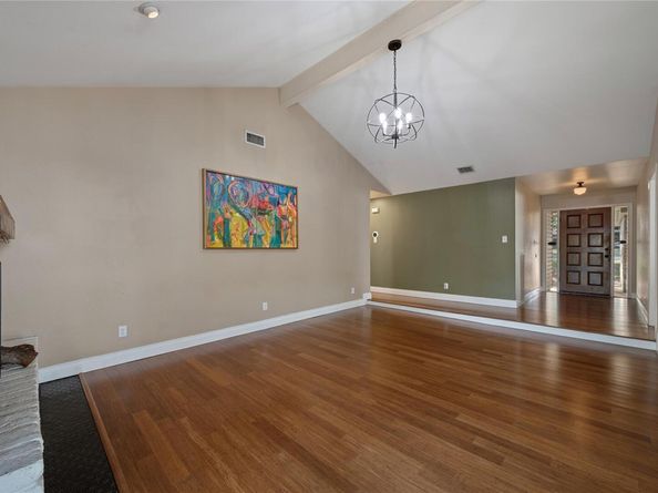 9424 Shady Oaks DR, Austin TX 78729