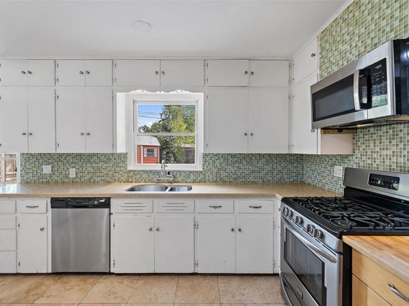 1502 Ridgehaven DR, Austin TX 78723