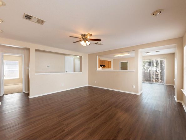 13324 Vizquel LOOP, Del Valle TX 78617