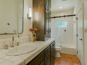 300 Bent Tree CT, West Lake Hills TX 78746