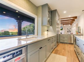 300 Bent Tree CT, West Lake Hills TX 78746