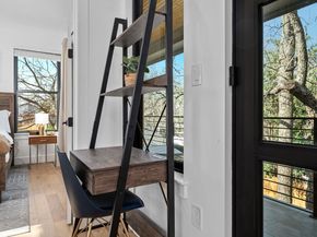 910 Tillery ST B, Austin TX 78702