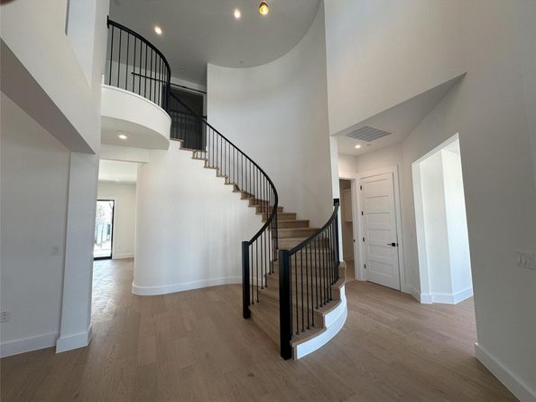 5903 Moondust LN, Austin TX 78730
