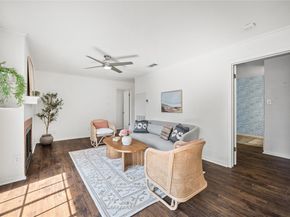 1510 W North Loop BLVD 424, Austin TX 78756