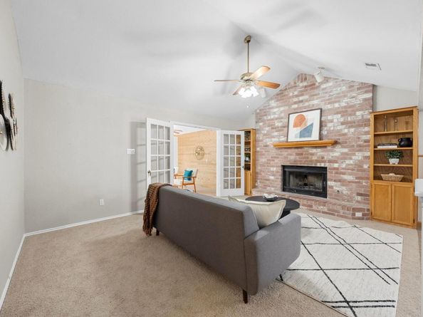 433 Maple Run Dr, Round Rock TX 78664