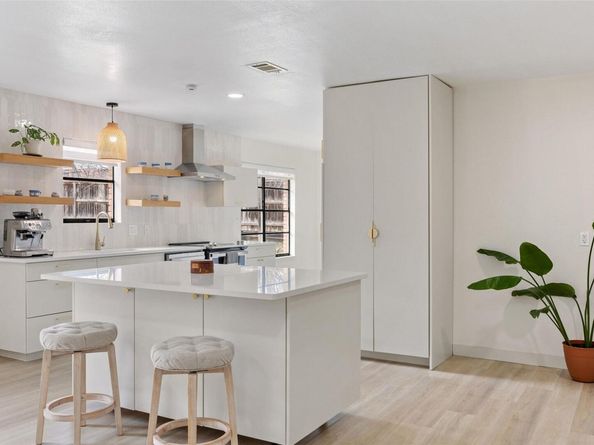 1001 E Applegate DR, Austin TX 78753