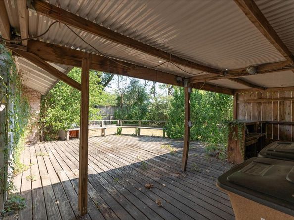 1017 Cripple Creek DR, Austin TX 78758